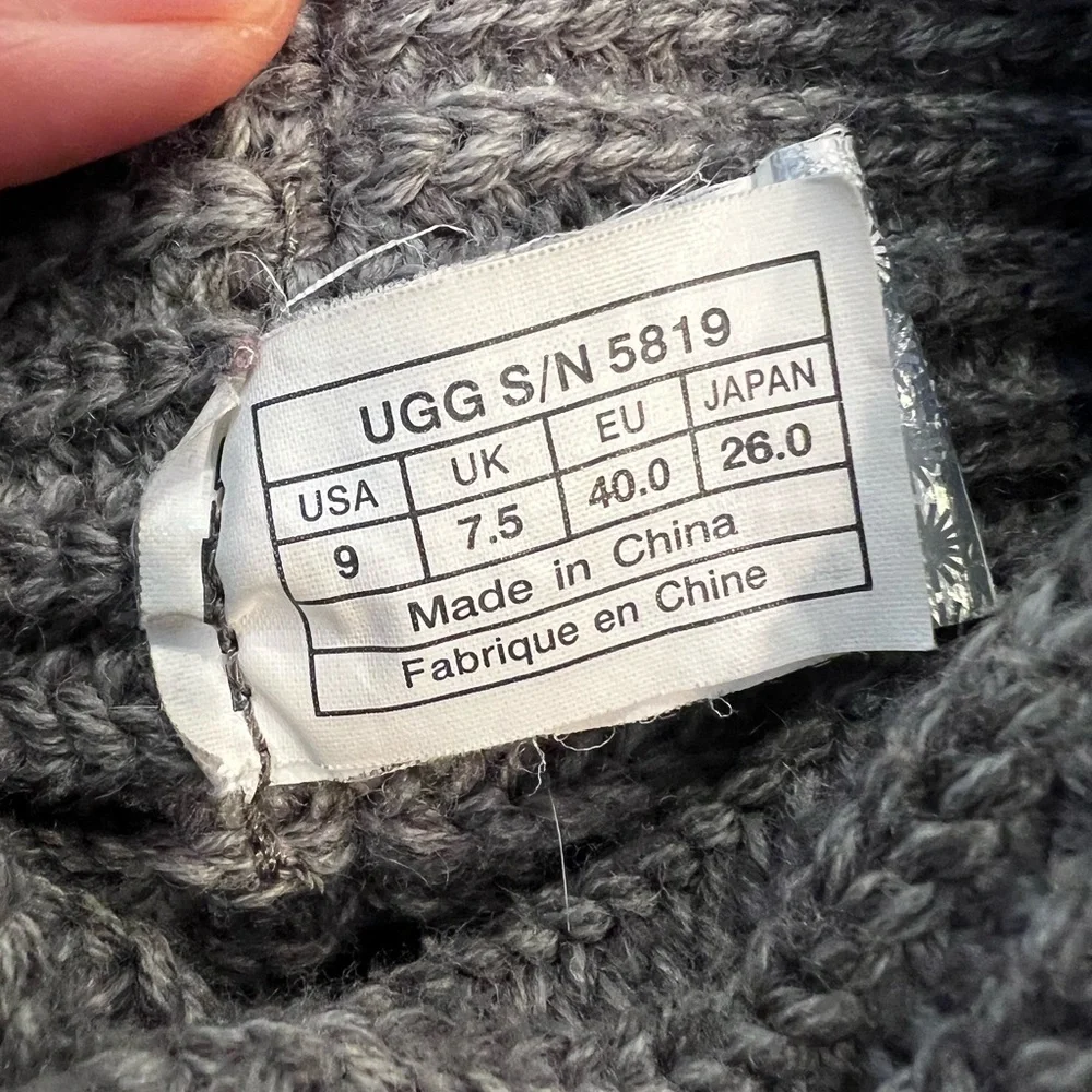 Grey Ugg Classic Cardy boots size 9 - Picture 5 of 7